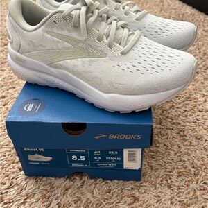 Brooks Ghost 16 White Athletic Running Shoes